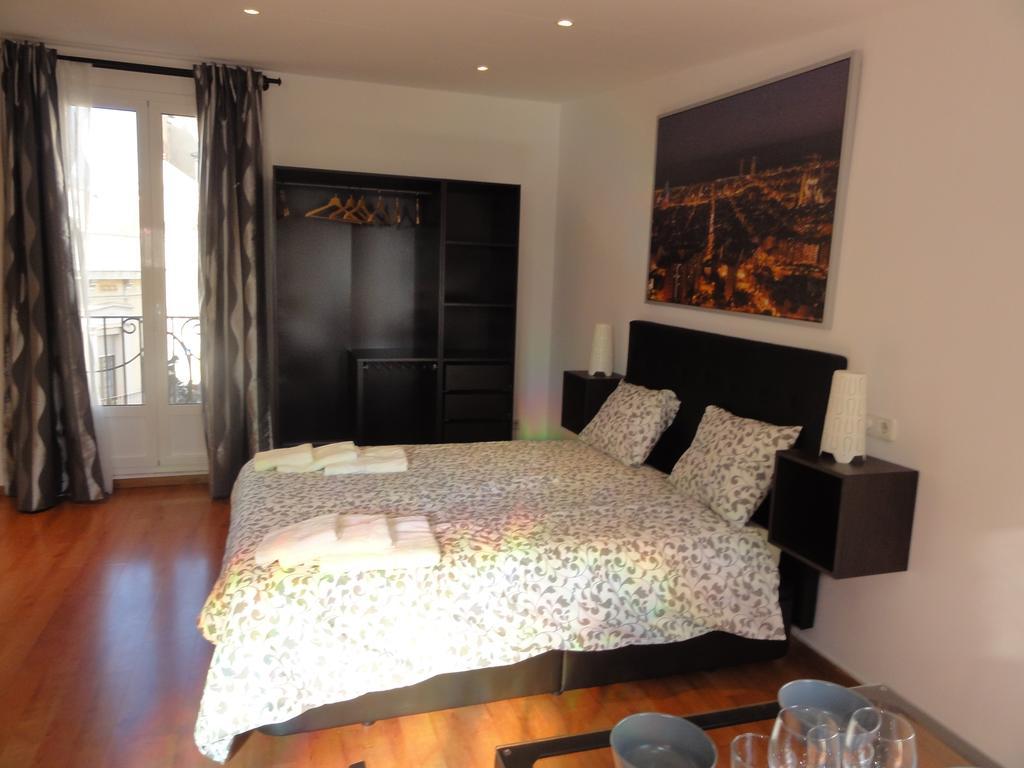 Apartamentos Barcelona - Iberia Bilik gambar